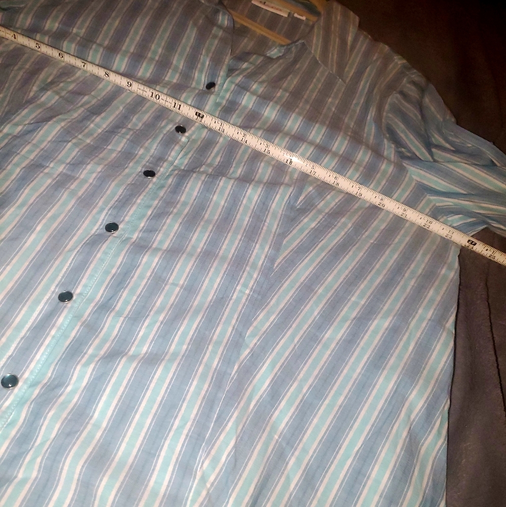 NWOT Denim Co blue button up with stripes - Picture 3 of 11